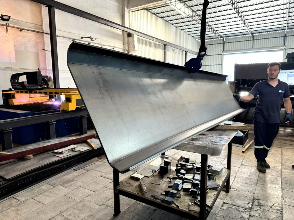 hsm sac metal kalın siyah sac bükümlü aydın